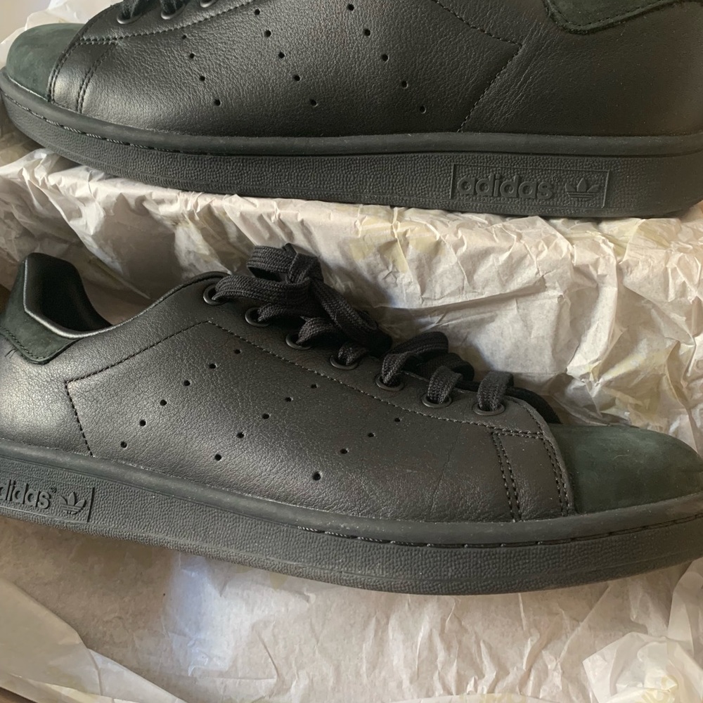 Adidas Originals Stan Smith in Black UNISEX